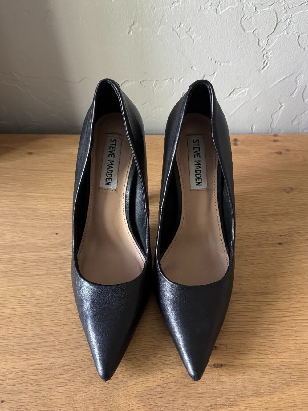 Steve Madden Black Pumps